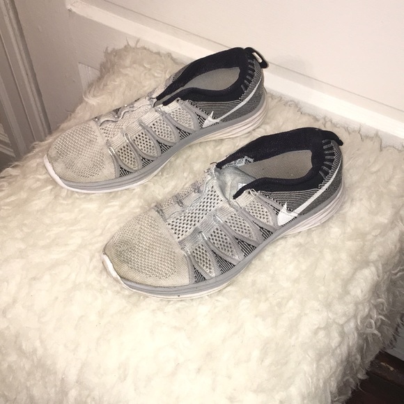 Women’s Nike sneakers grey 🔴 - Picture 2 of 5